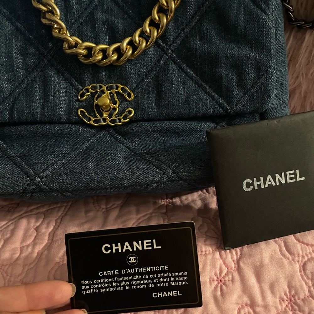 Chanel Denim purse . Good condition.  Beautiful style .